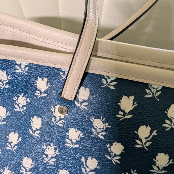 Coach Badlands Floral (Blue/White) Zip Tote Handbag - Picture 13 of 15